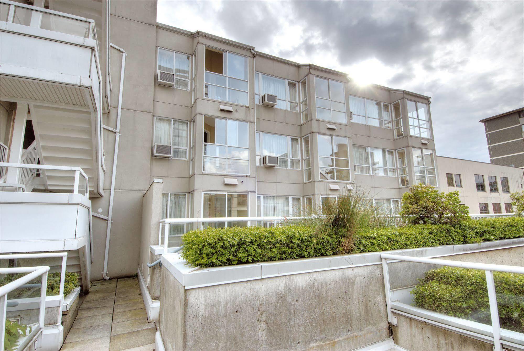 Robson Suites Vancouver Esterno foto
